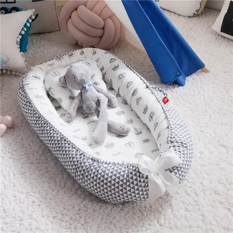 Réducteur_de_lit_bébé_couronne
