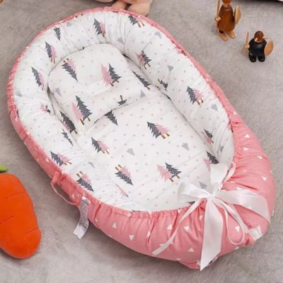 Réducteur_de_lit_bébé_sapin_rose_coton