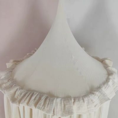 ciel de lit bébé beige baldaquin en mousseline