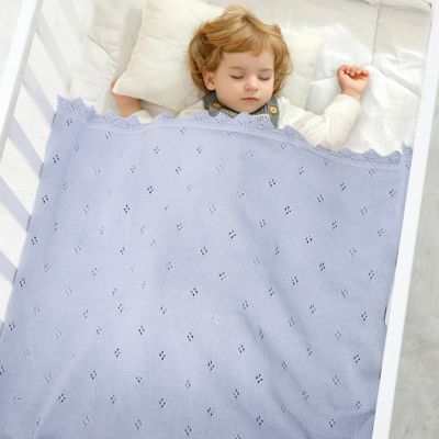 Couverture bebe tricot bleu