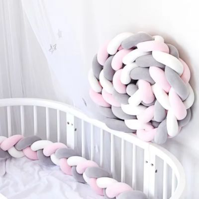 Tresse de lit bébé rose gris blanc coton