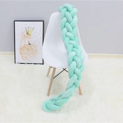 Tresse de lit bébé vert pistache douillet
