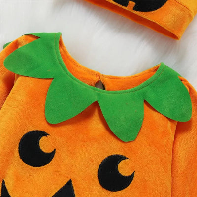 Barboteuse citrouille bébé avec col feuillage et bandeau assorti, présentée en gros plan pour Halloween.