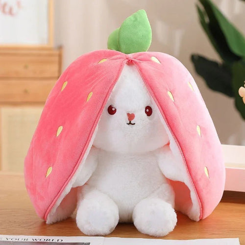 Lapin en peluche fraise pâques