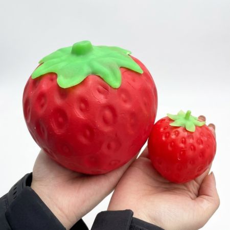 squishy géante fraise et petite fraise